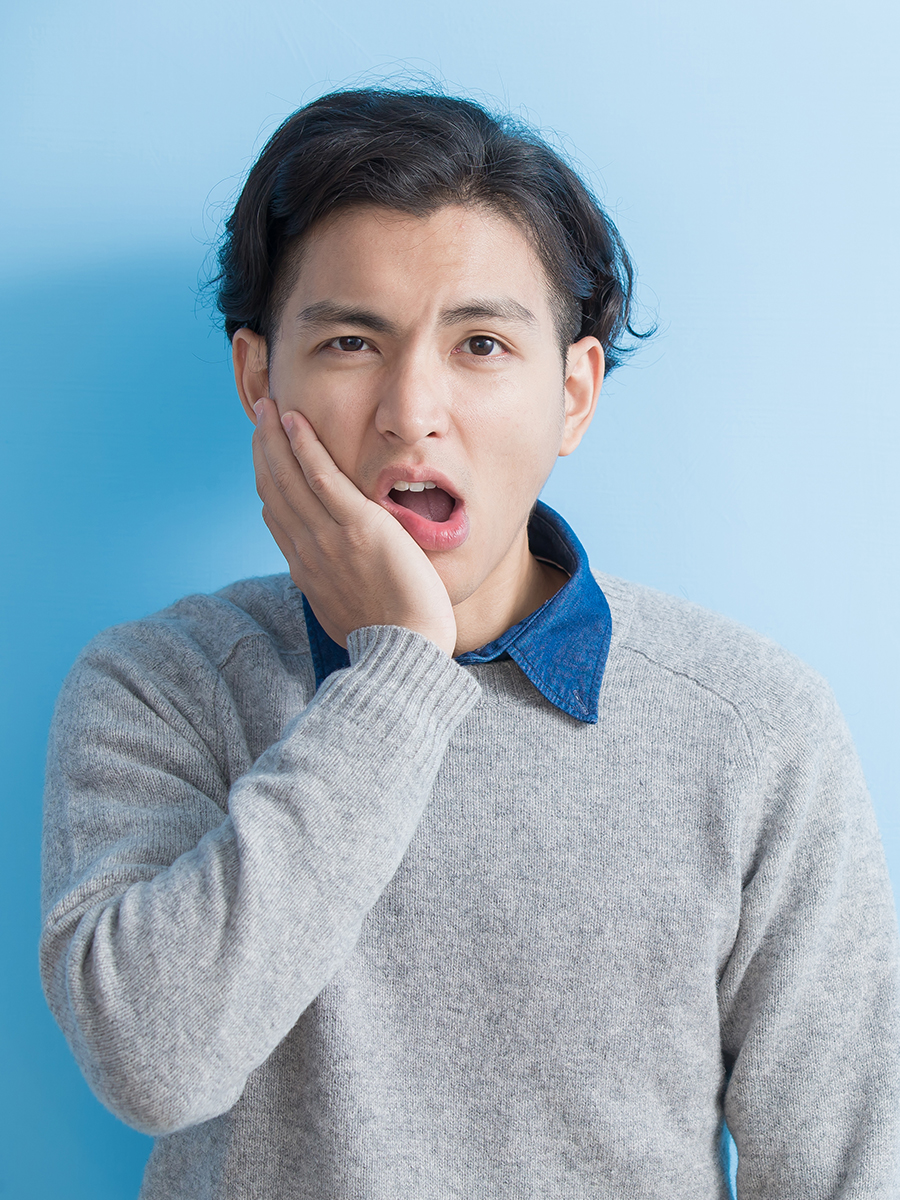 “顎から音がする” “口が開きにくい”と感じたら顎関節症かもしれません